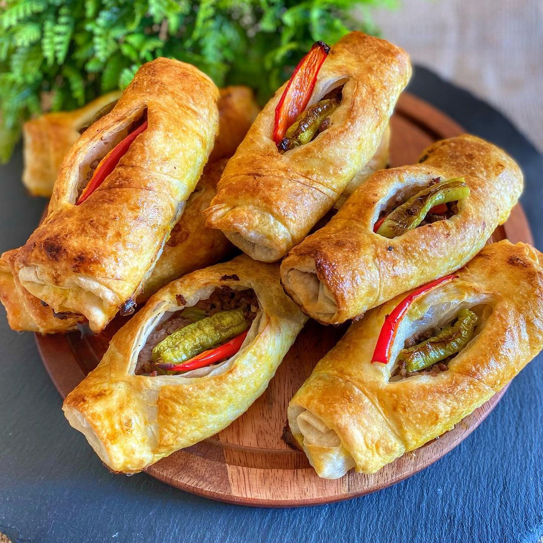 Karnı Yarık Böreği – Kıymalı